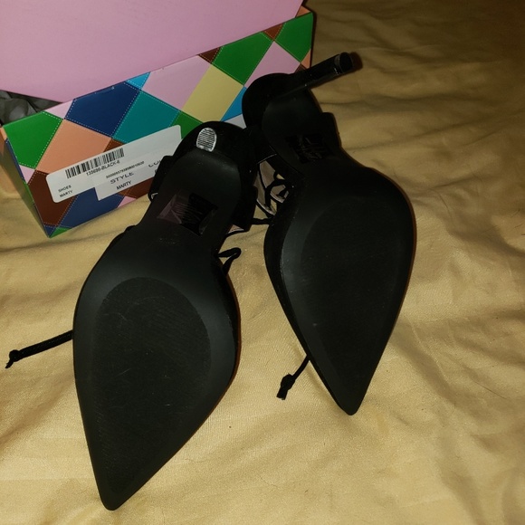 Shoes - Picture 3 of 4